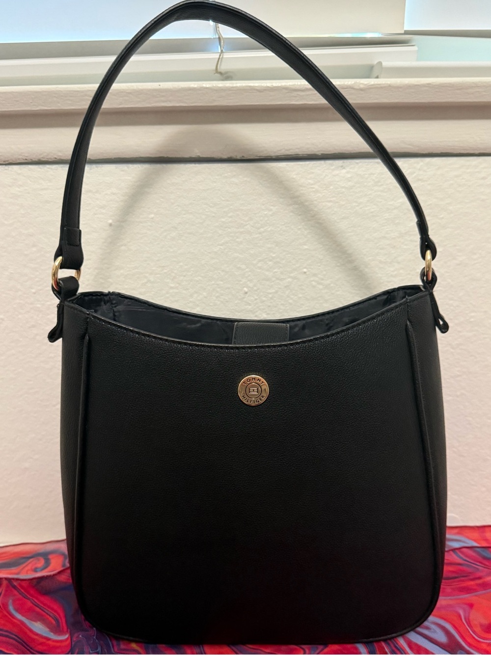 Tommy Hilfiger Vintage Minimalist Black Pebbled Faux Leather Hobo Bag 🖤